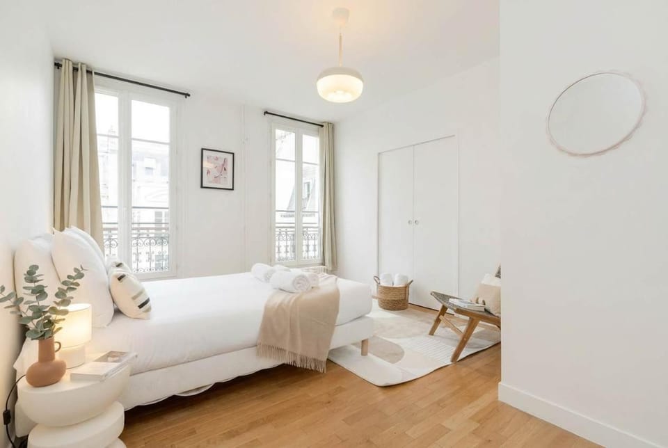 FurtiveStay - Champs Elysées - St Honore Apartment in Paris