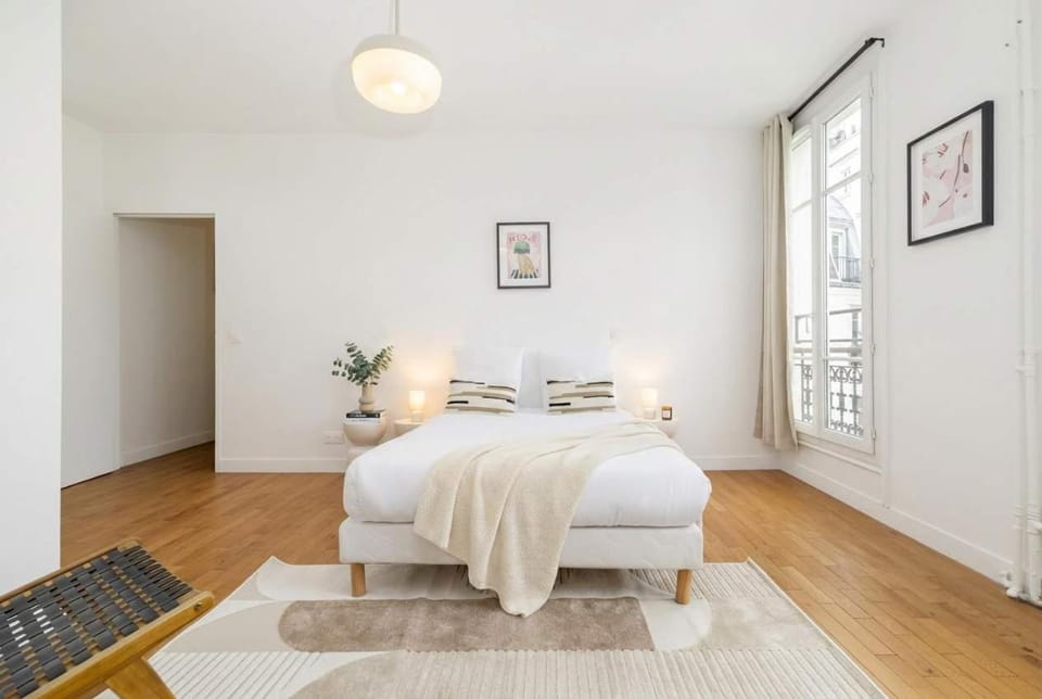 FurtiveStay - Champs Elysées - St Honore Apartment in Paris
