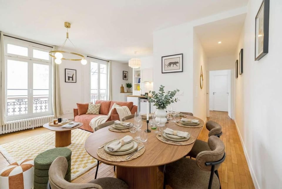 FurtiveStay - Champs Elysées - St Honore Apartment in Paris