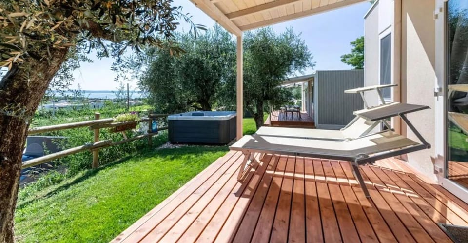 Agricamping Est Garda Home Zaffiro House in Lazise