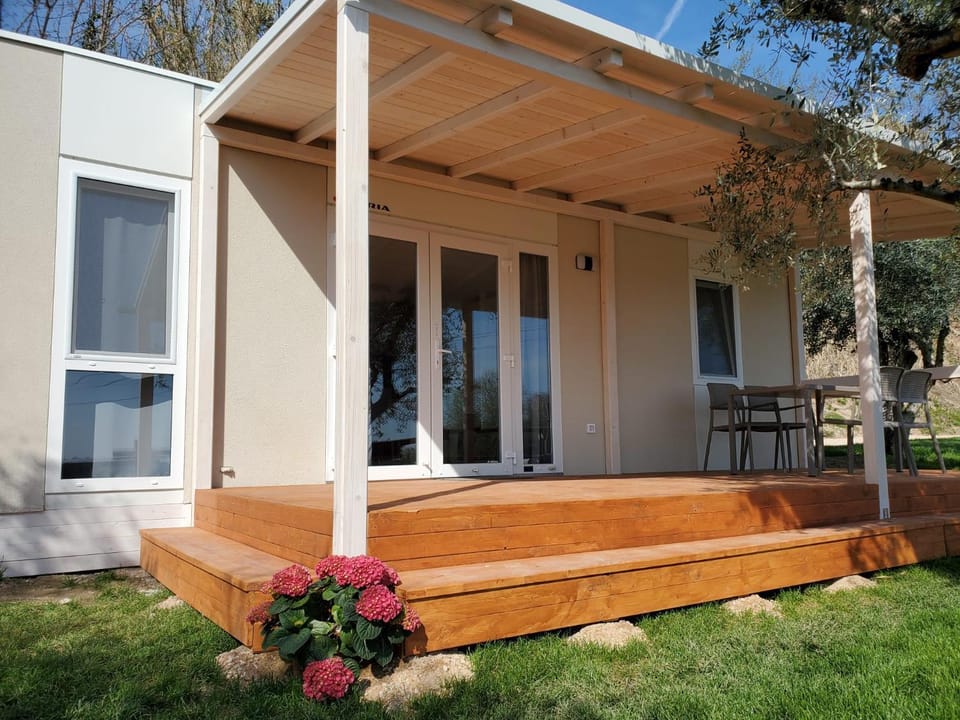 Agricamping Est Garda Home Zaffiro House in Lazise