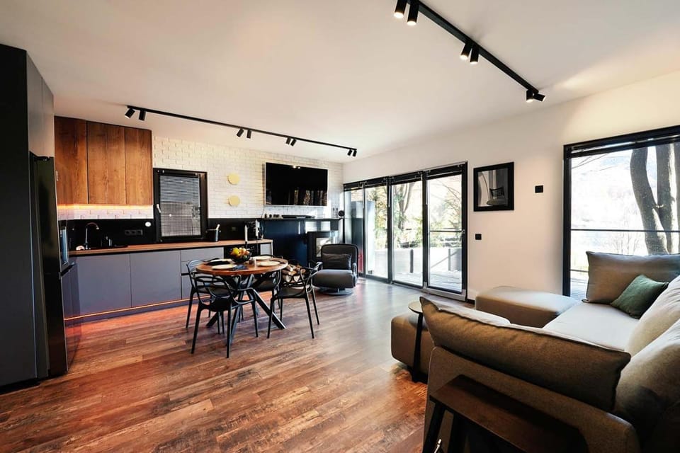 TV and multimedia, Coffee/tea facilities, Kitchen or kitchenette, Living room, Dining area, dishwasher, fireplace