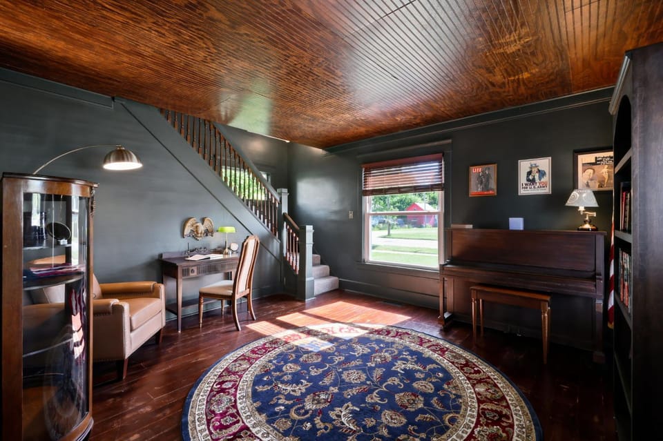 Family-Friendly 3BR Near Downtown Vermilion House in Vermilion
