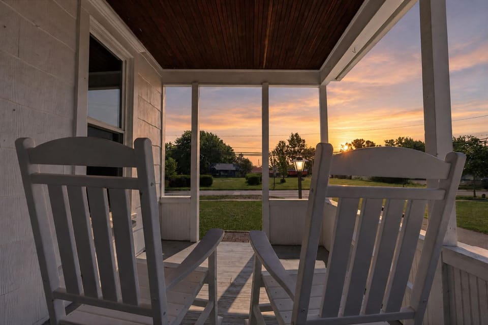 Family-Friendly 3BR Near Downtown Vermilion House in Vermilion