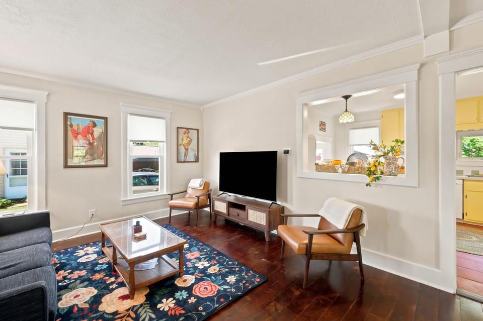 Family-Friendly 3BR Near Downtown Vermilion House in Vermilion