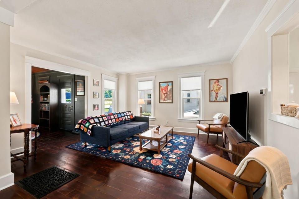 Family-Friendly 3BR Near Downtown Vermilion House in Vermilion