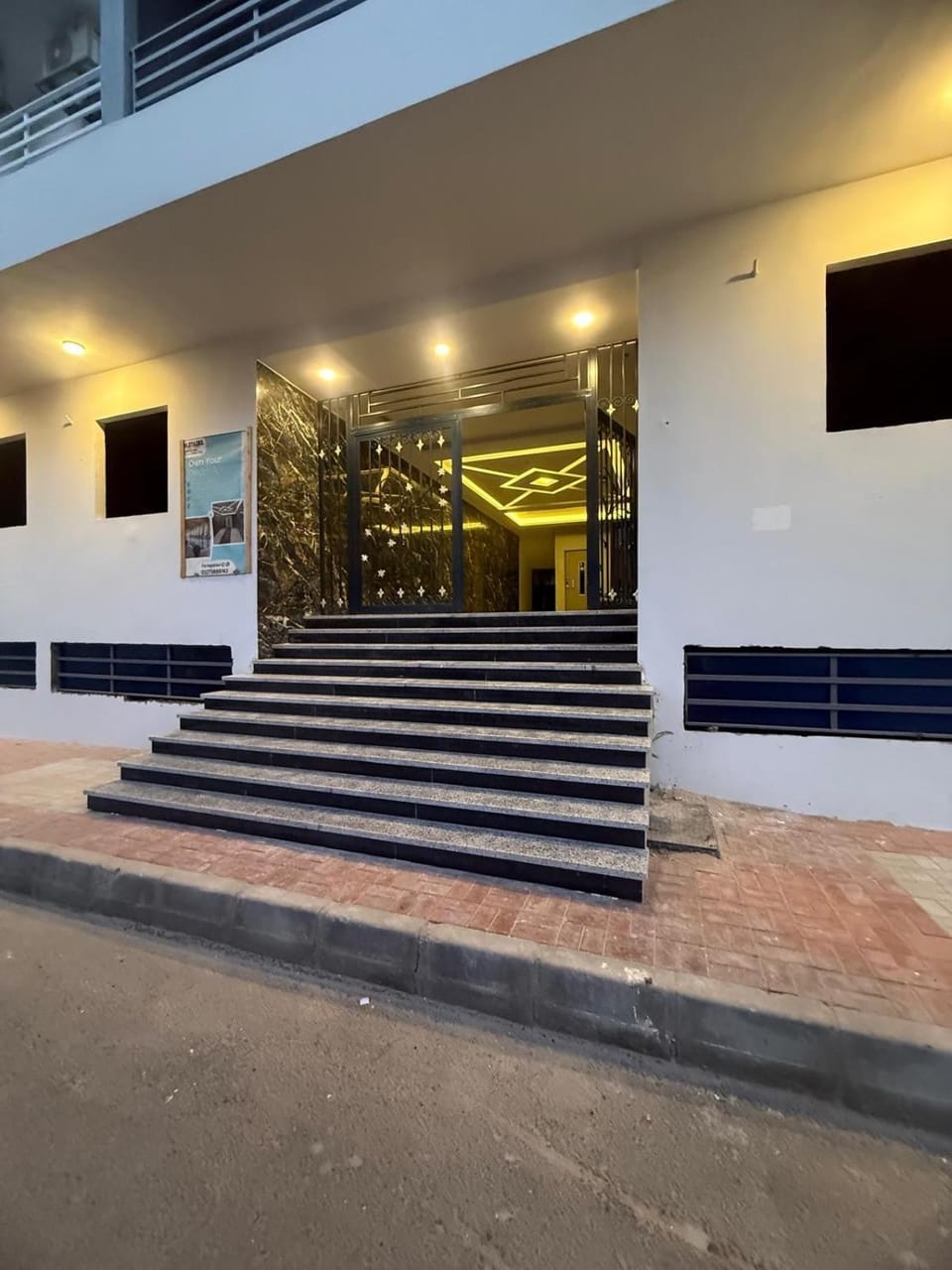 Facade/entrance