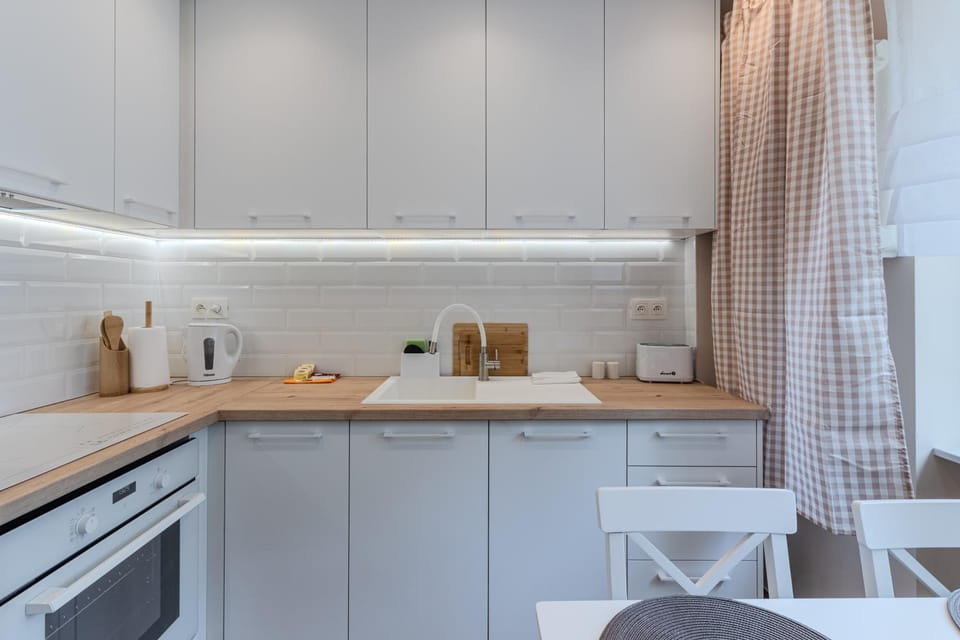 Kitchen or kitchenette, Dining area, dishwasher, oven, stove