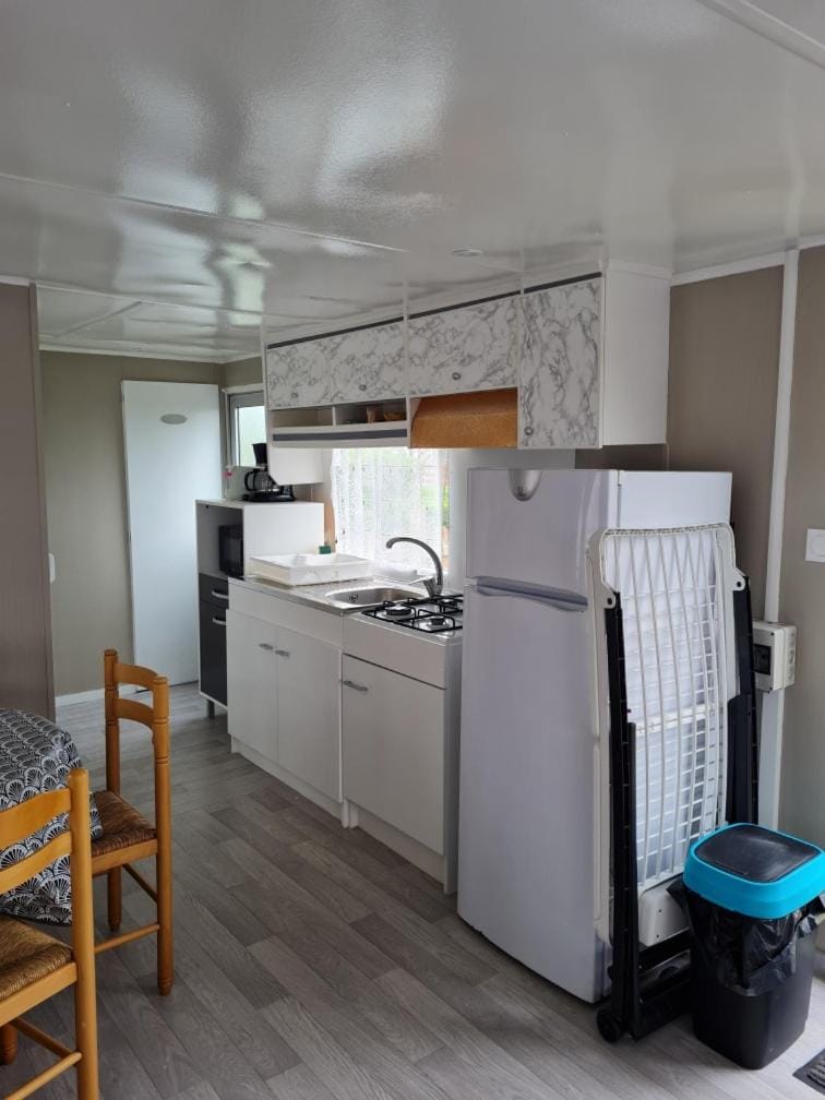 Mobilhome empl 28 Campground/ 
RV Resort in Normandy