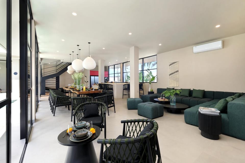 Living room, Seating area, Dining area