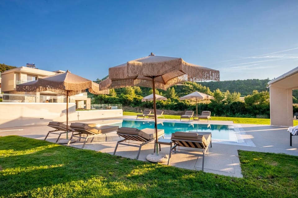 Kallies villas with shared Pool Villa in Halkidiki