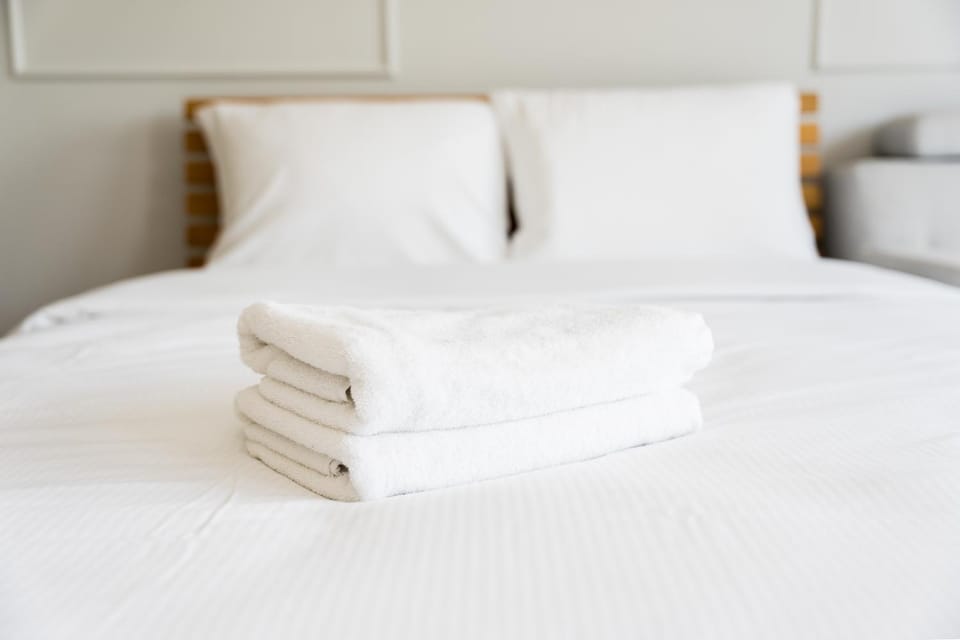 Bed, Photo of the whole room, towels