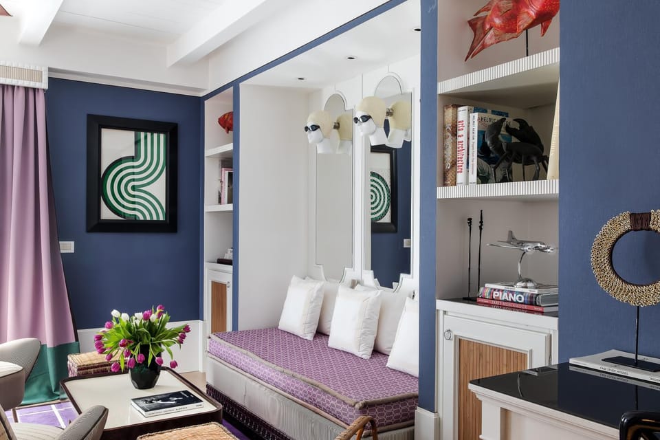 Living room, Seating area, hair dresser