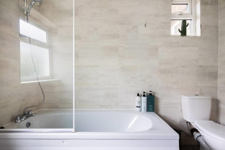 Shower, Bathroom, Bath, towels