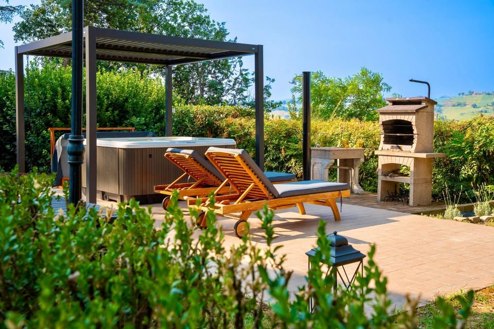 BBQ facilities, Hot Tub, Solarium