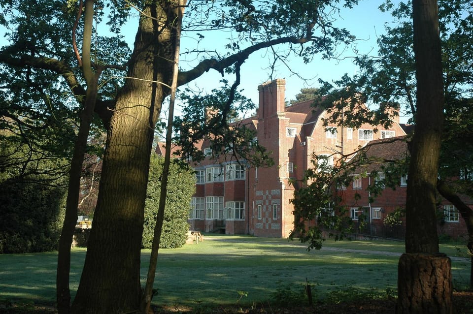 Property building, Facade/entrance, Garden, Balcony/Terrace, Garden view
