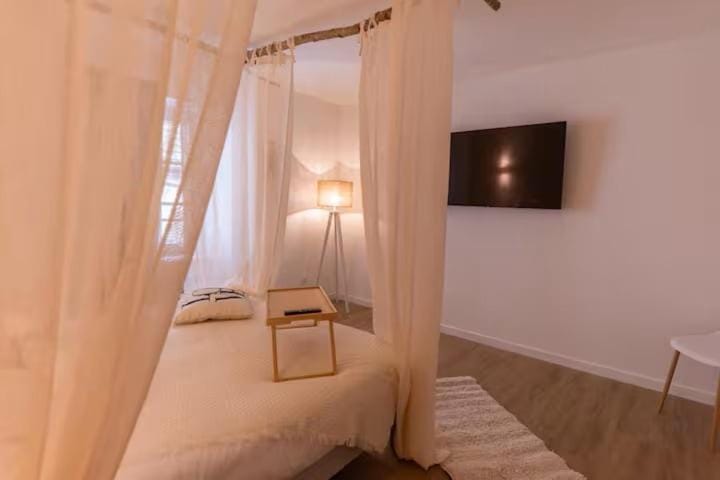 Bulle d'Evasion Jacuzzi Love room Apartment in Bourgogne-Franche-Comté