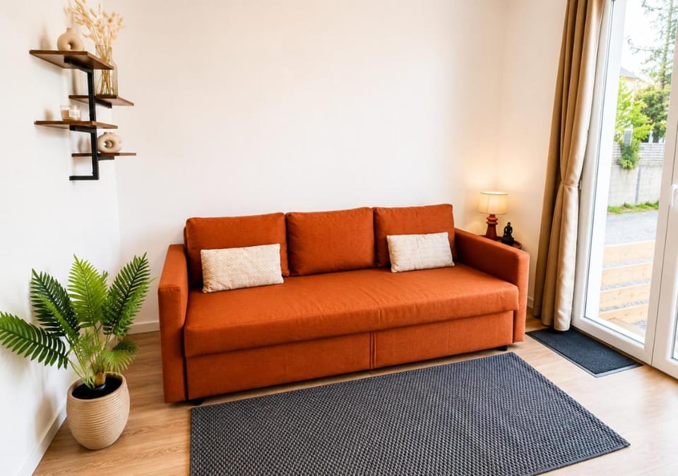TV and multimedia, Living room, Decorative detail, Seating area