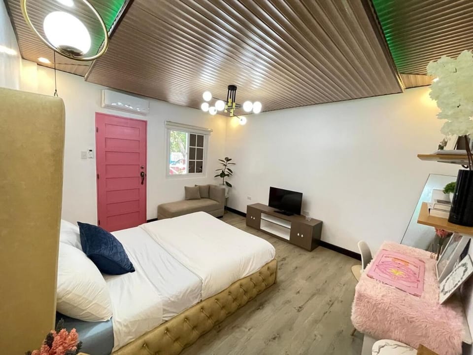 Farmstay Marshwind Sanctuary Near Tagaytay House in Nasugbu