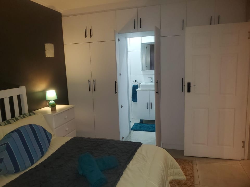 Photo of the whole room, wardrobe