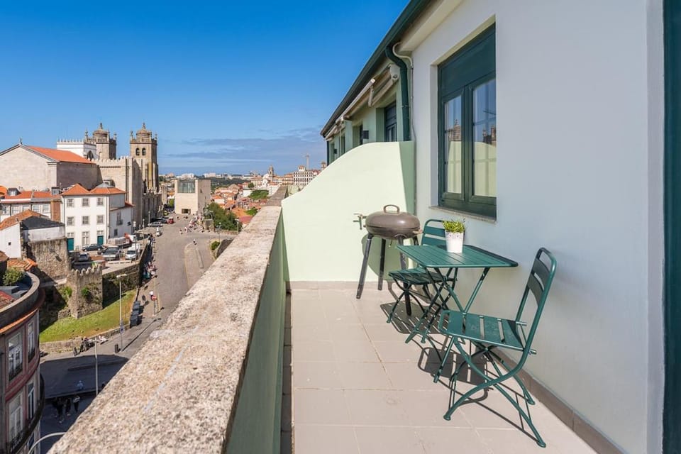 Porto Cathedral View Penthouse with Private Terrace Apartment in Porto
