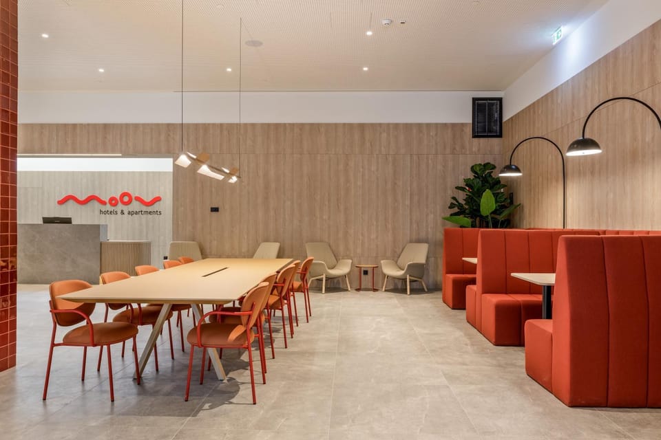 Lobby or reception, Seating area, internet