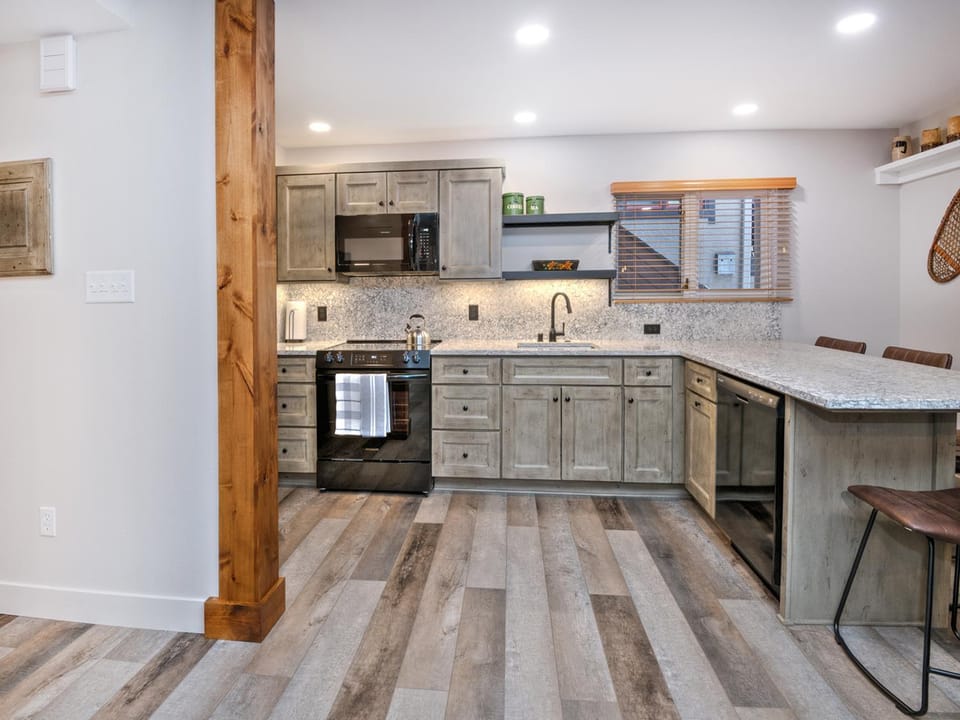 All Seasons C-2B Apartment in Vail