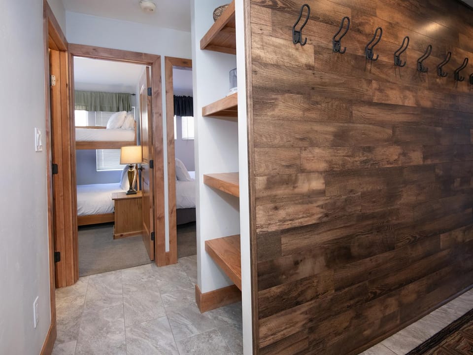 Pitkin Creek Park 3F Apartment in Vail