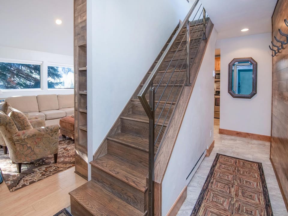 Pitkin Creek Park 3F Apartment in Vail