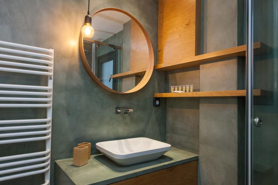 Brand-New Spacious 3 Bd Apt in Piraeus Apartment in Pireas