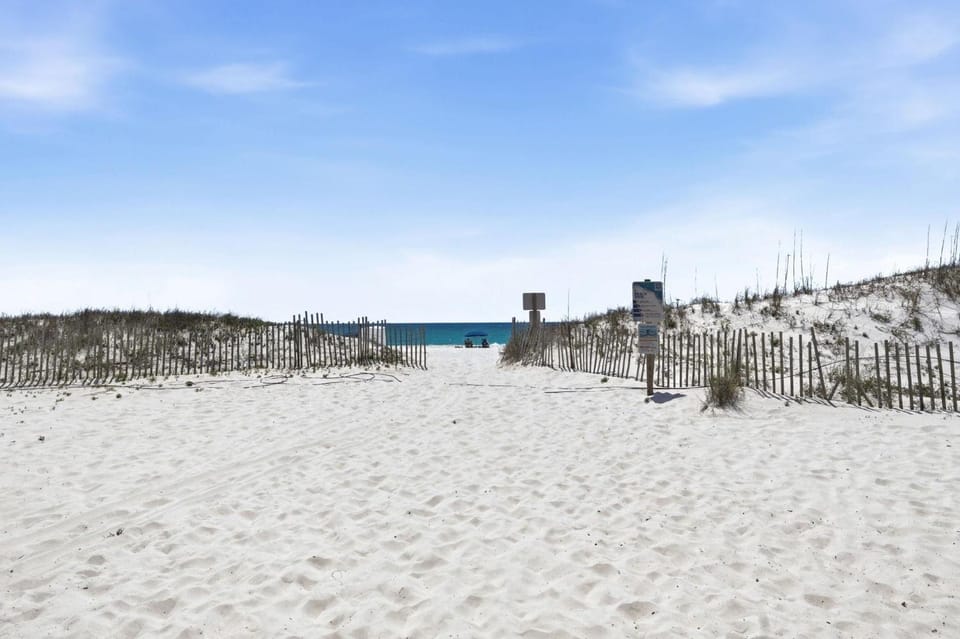 The Doc Beach House House in West Beach