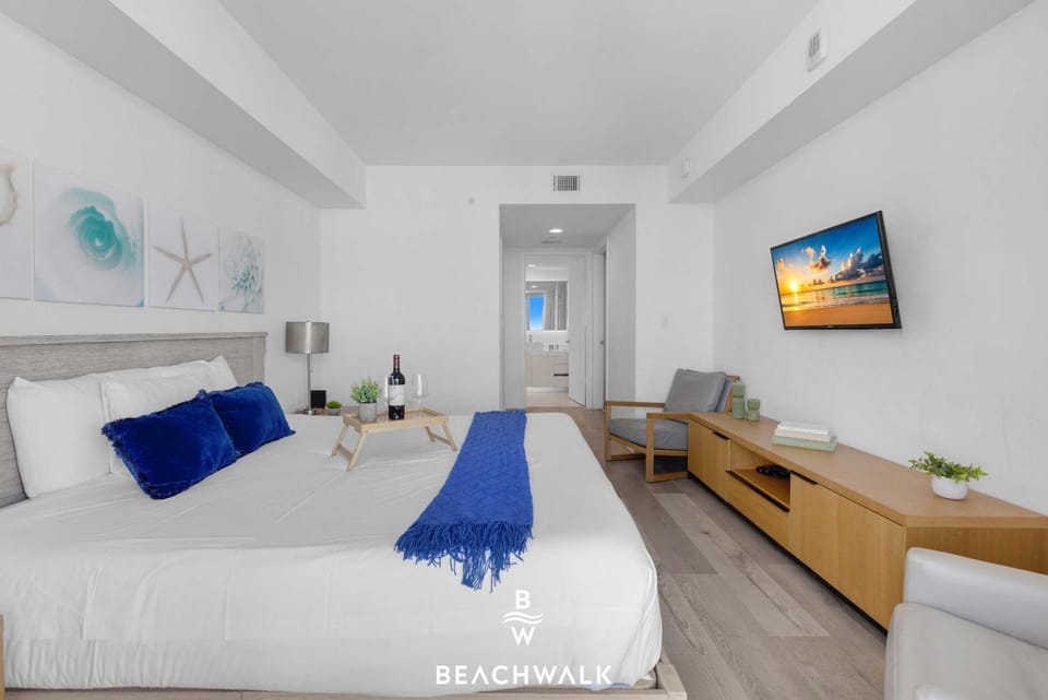 Spacious 2BR Marina View at Beachwalk Apartment in Hallandale Beach