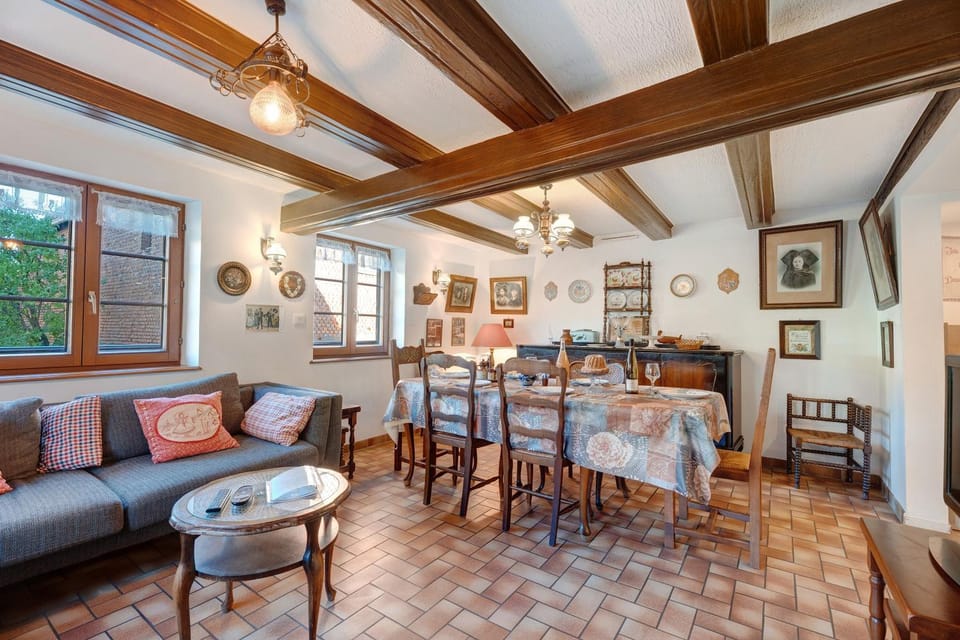La Maison de Mediovilla Country House in Grand Est