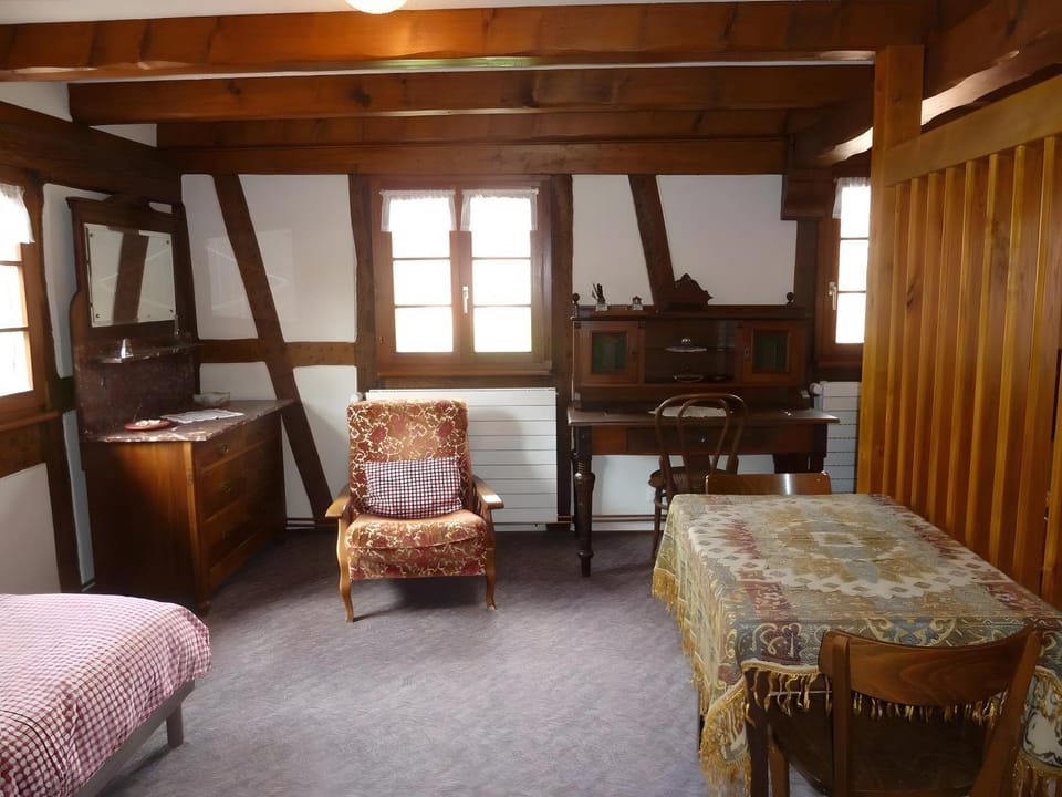 Property building, Living room, Bedroom