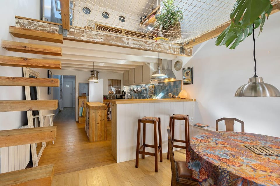 Property building, Living room