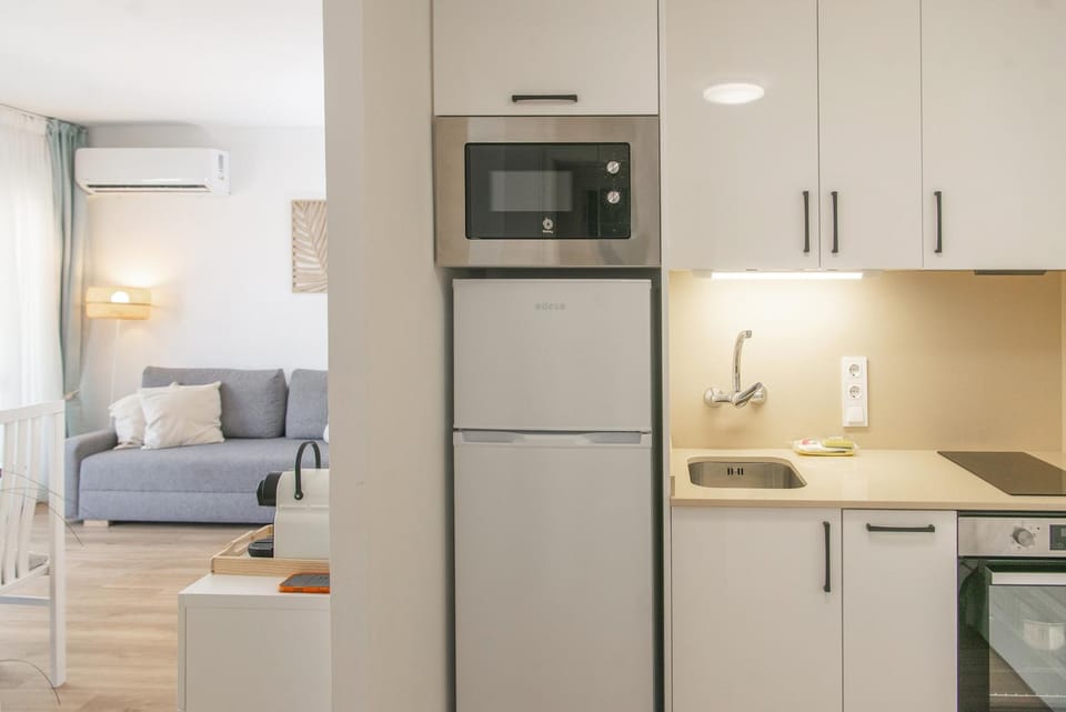 Kitchen or kitchenette, Living room