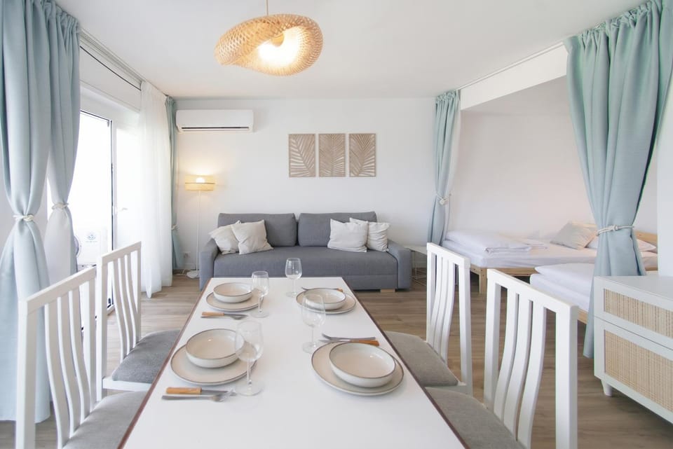 Bed, Living room, Dining area