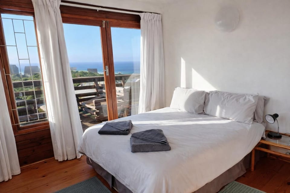 Beach Cabin with a pool Cabin in Port Alfred