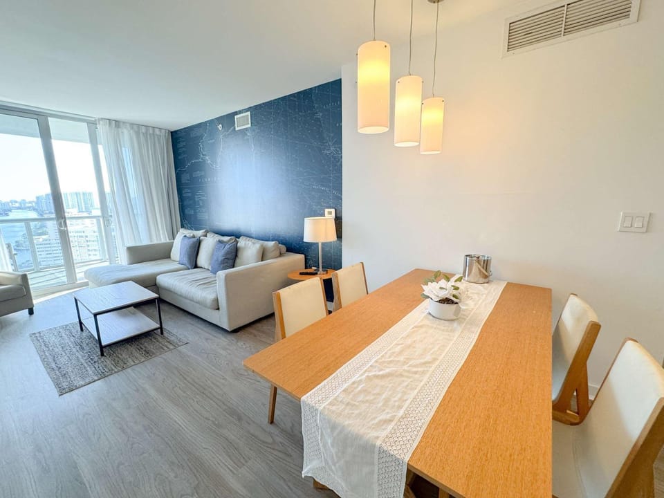 Sunset View Condo - 2BR Beachwalk Resort Apartment in Hallandale Beach