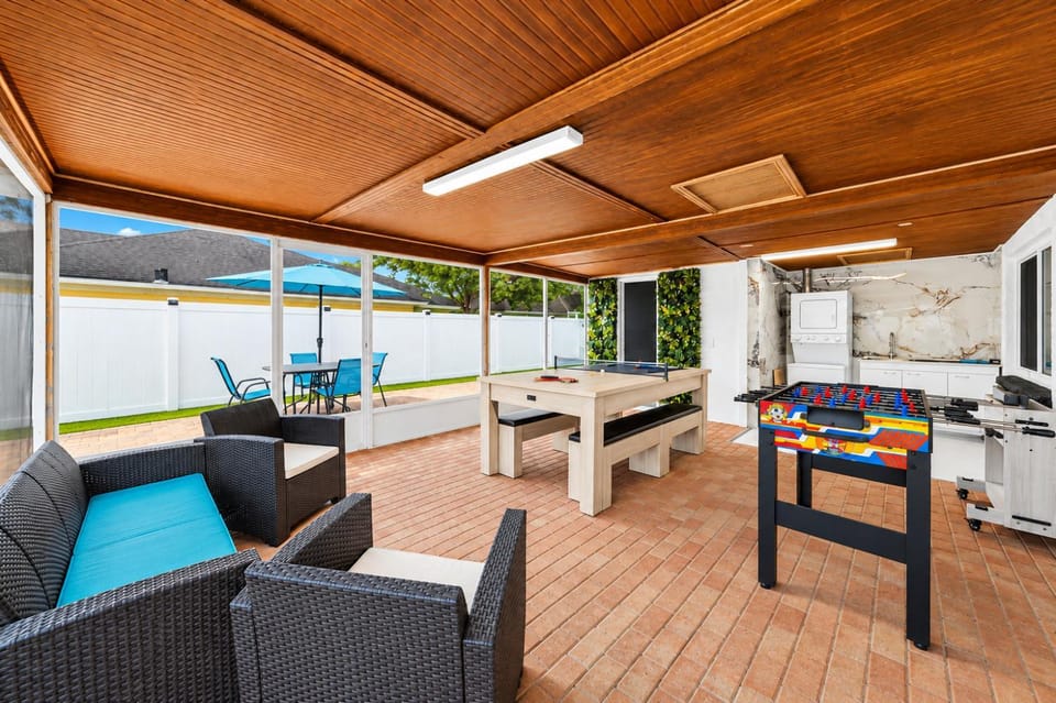 Private Pool Retreat in Tampa 5BR5BA Vacation Home House in Citrus Park