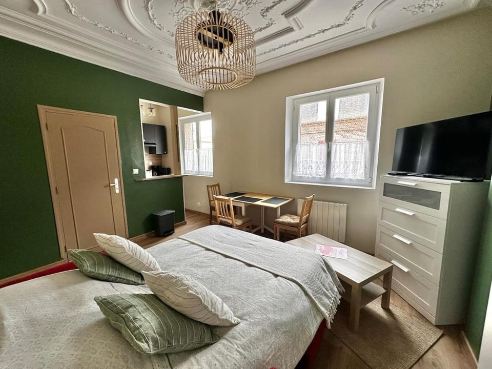 Constantine - elegant studio with private parking Apartment in Berck
