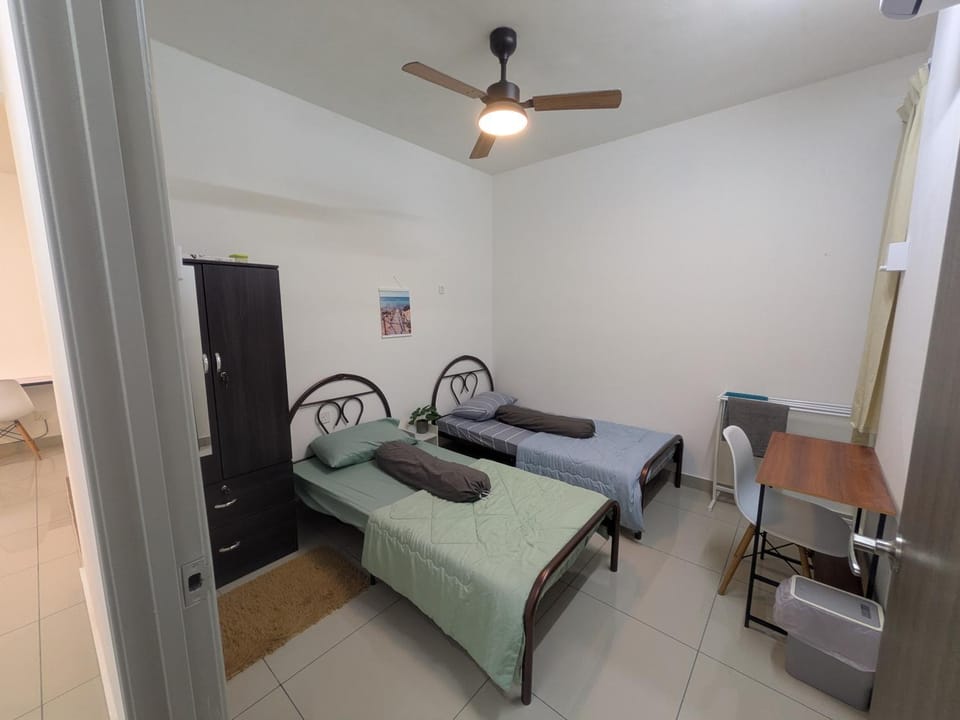 Bed, Photo of the whole room, Bedroom