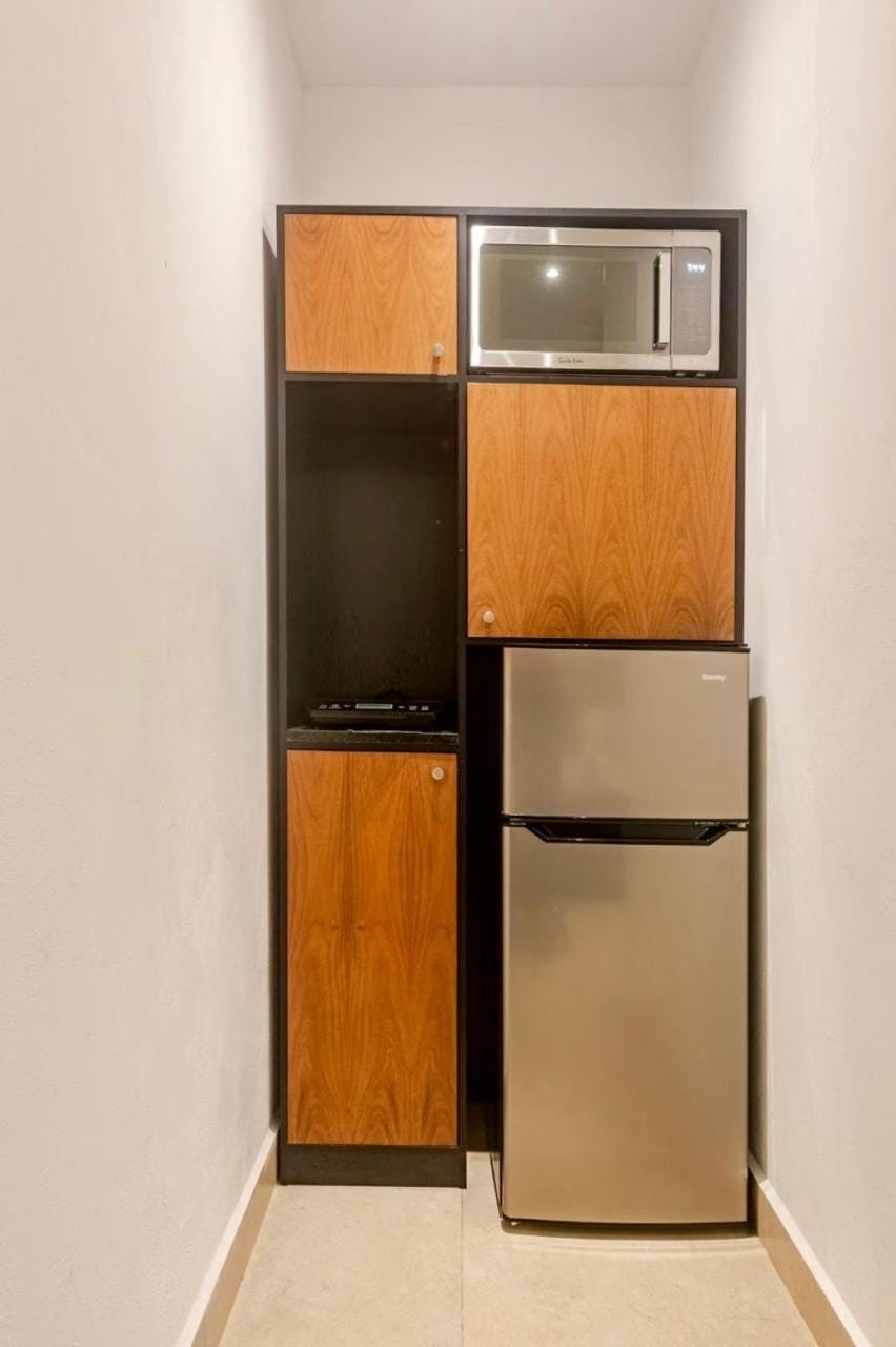 Kitchen or kitchenette, oven