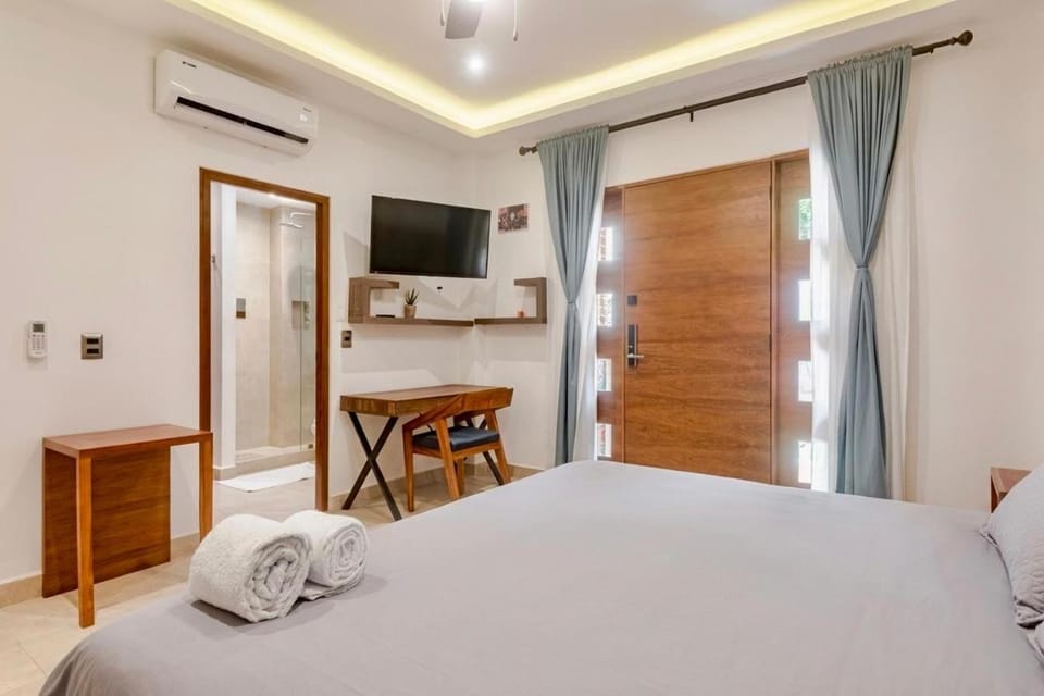 Bed, Bedroom, towels, air conditioner