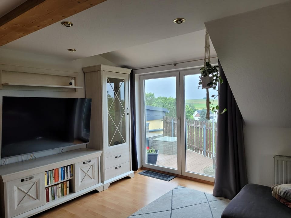 Communal lounge/ TV room, TV and multimedia, Living room