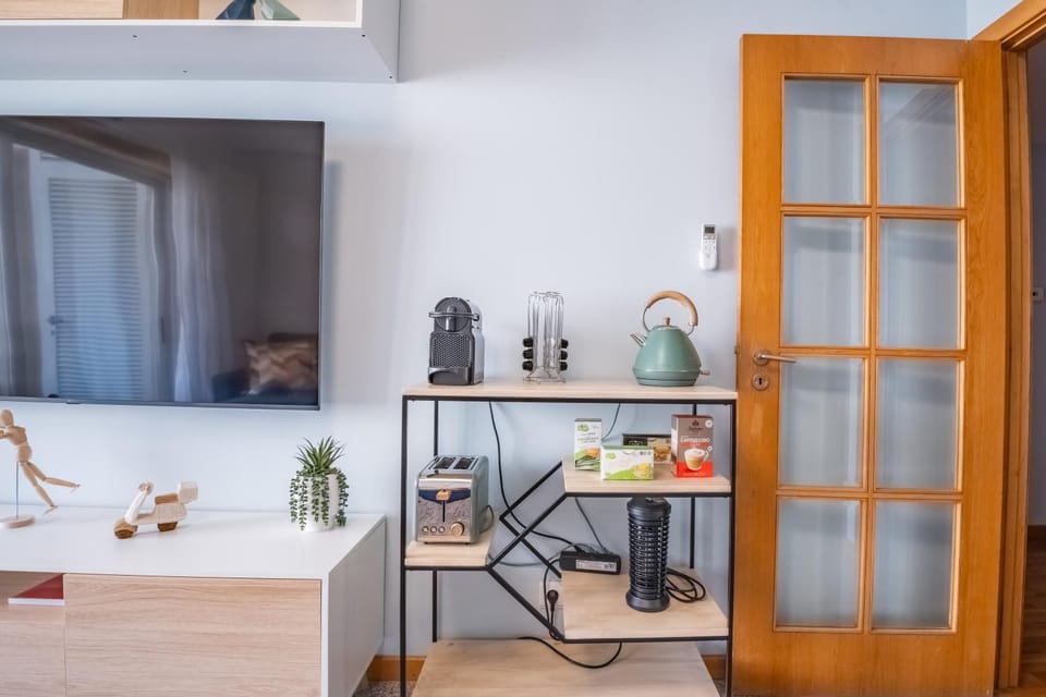 Coffee/tea facilities, toaster