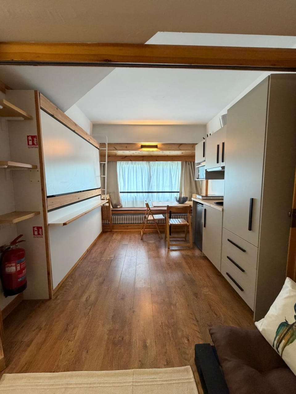 Bed, Kitchen or kitchenette