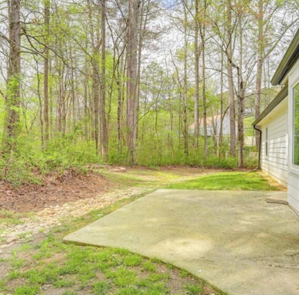 Modern Home • Near Downtown Woodstock • King Bed House in Woodstock