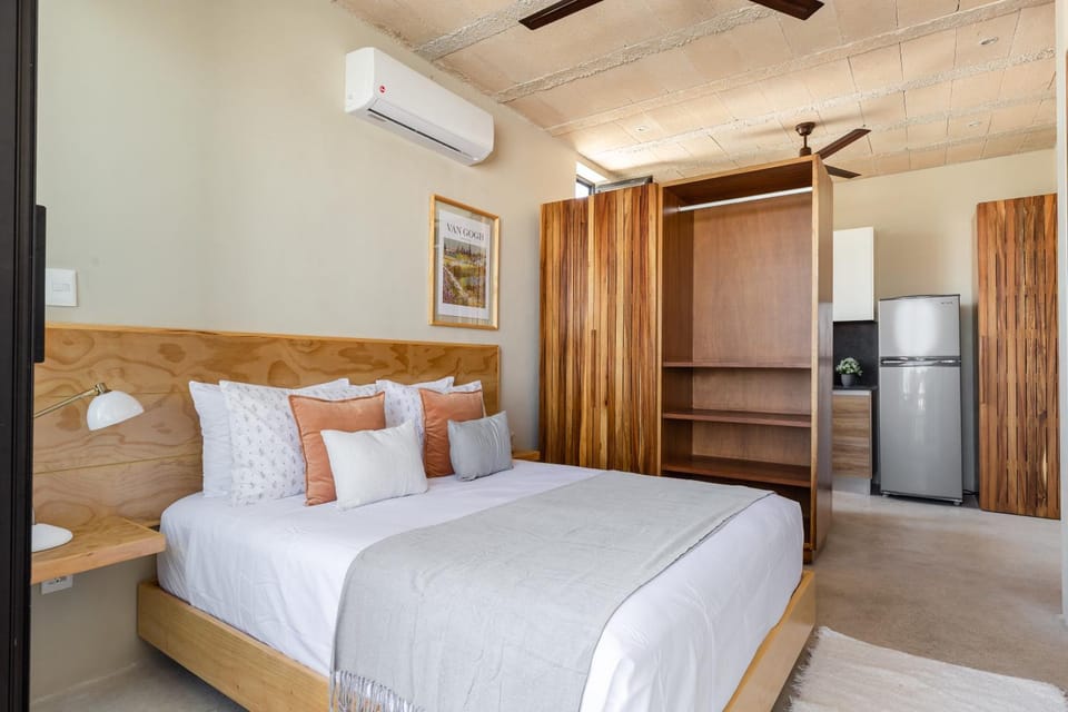 Urban Loft w Rooftop Pool in Donceles Apartment in Cancun