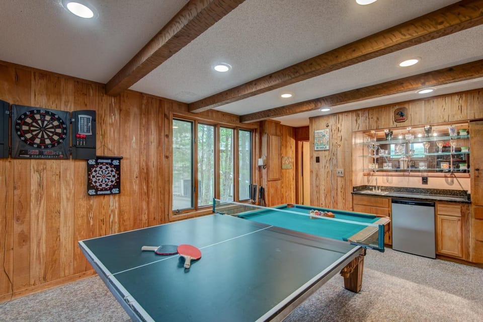 Love to Beech - Beech Mtn on golf course hot tub pool table club access options House in Beech Mountain